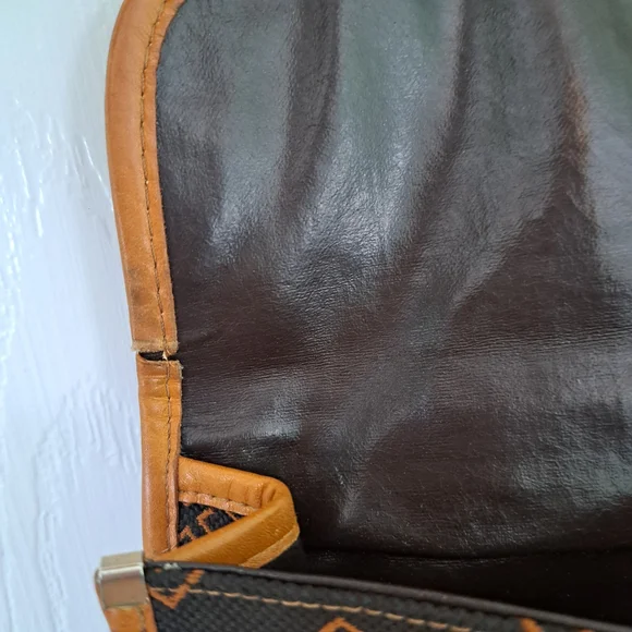 Sac Givenchy Vintage Signature Pattern Shoulder Bag. - Picture 11 of 11